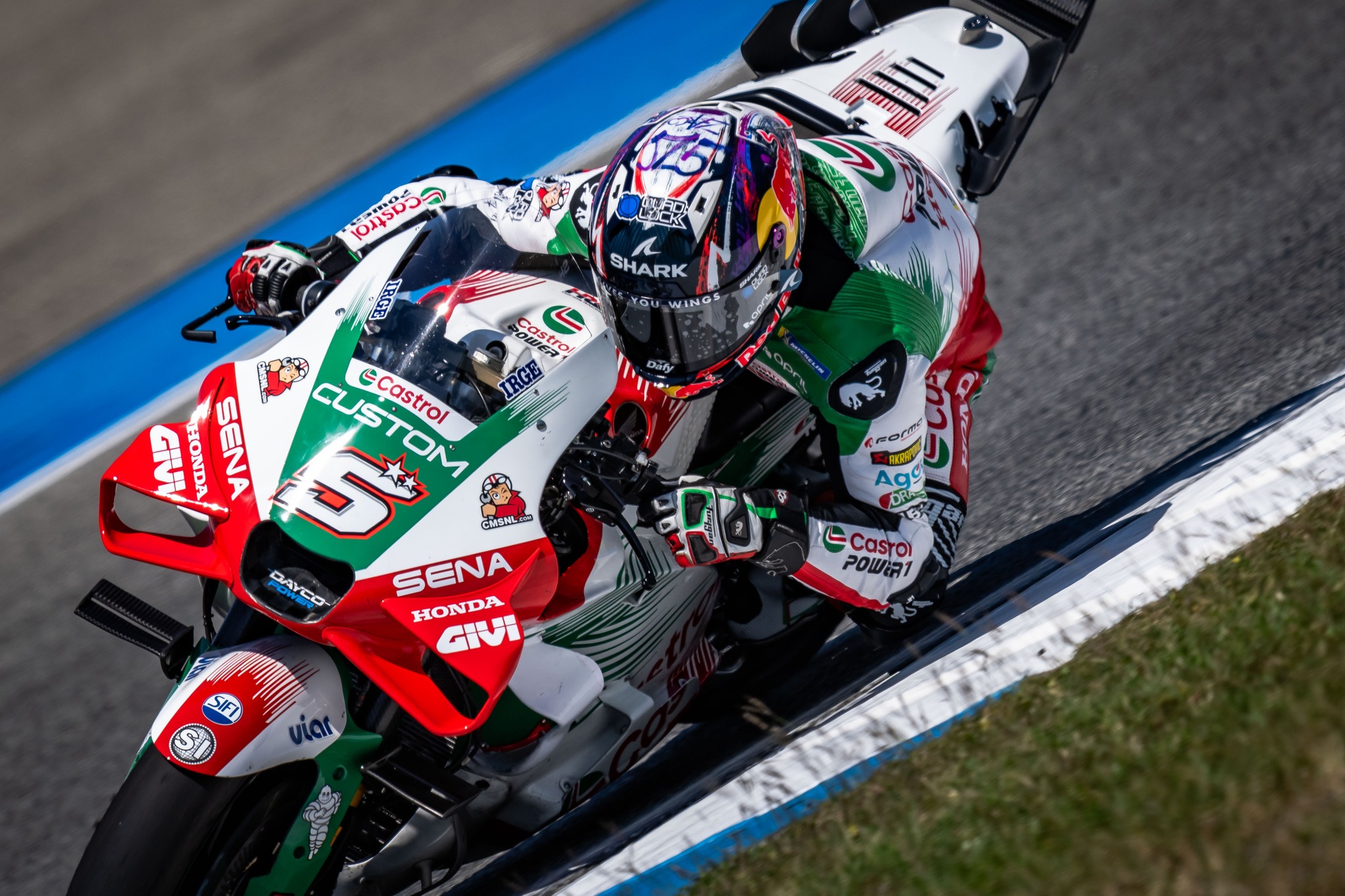 Zarco Menang, Marquez Kokoh di Puncak MotoGP 2025