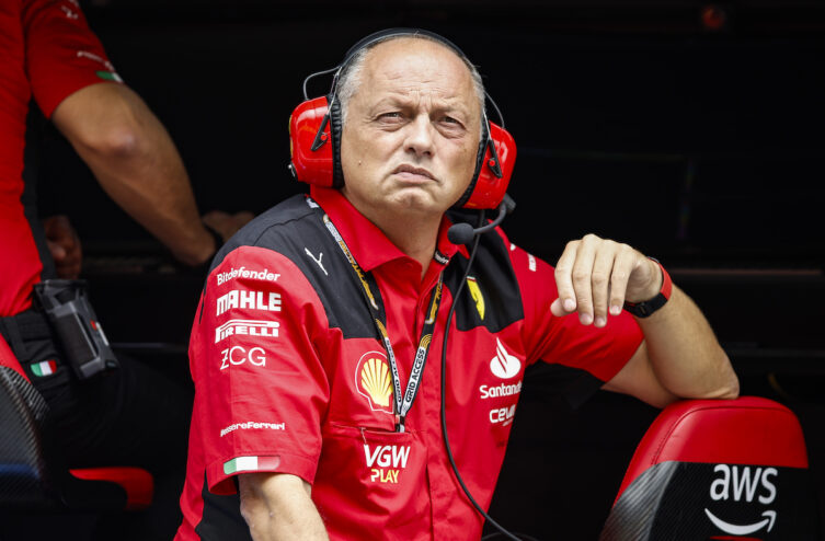 Vasseur Terpojok? Tekanan Meningkat Usai Ferrari dan Hamilton Gagal Total di Imola!