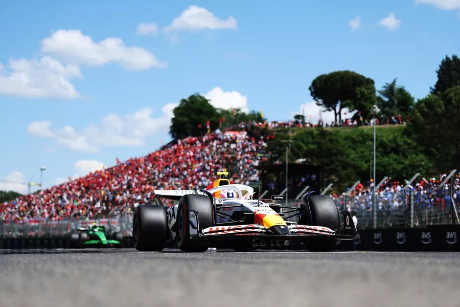 © Lars Baron / Motorsport Images via Getty Images