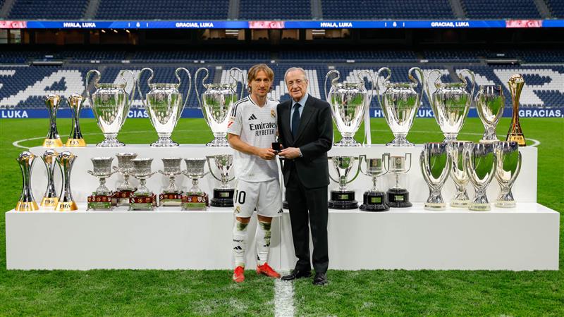Perpisahan Luka Modric Dengan Presiden Real Madrid Perez