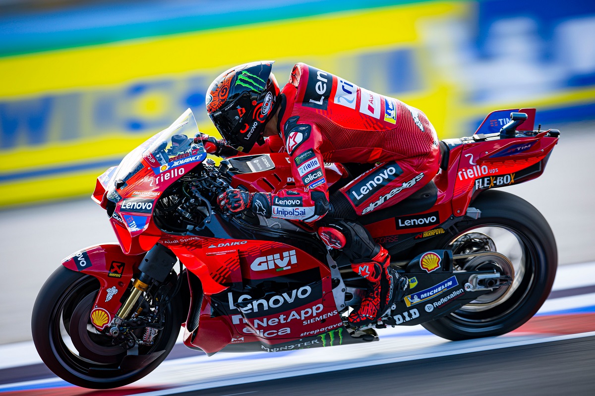 Alasan Pecco Bagnaia Terjebak dengan Ducati GP25, Bukan GP24!
