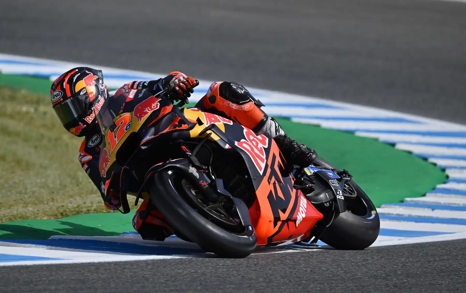 Maverick Vinales Halts Practice at 2025 Austria MotoGP